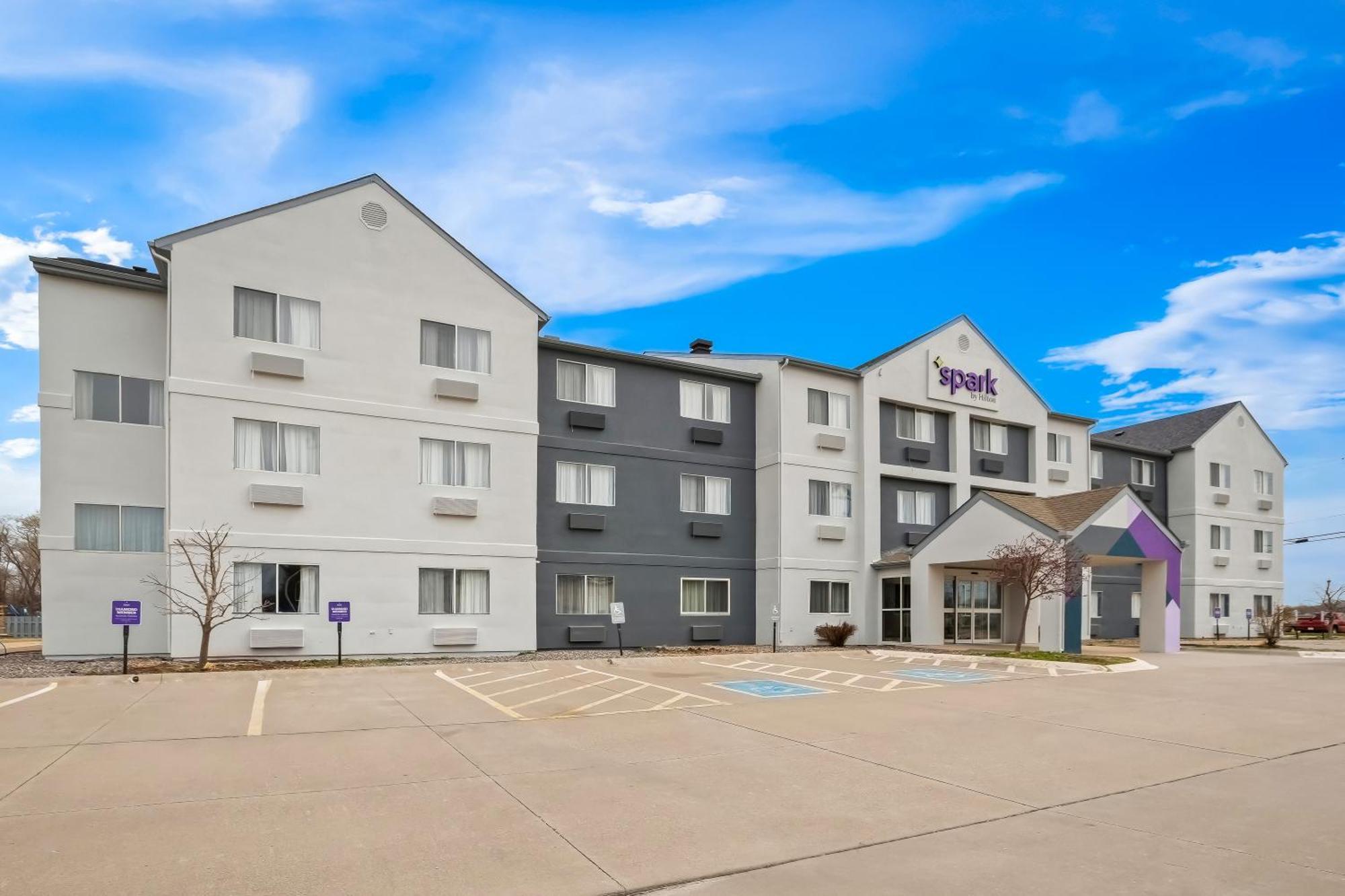 Spark By Hilton Moline Quad Cities Exterior photo